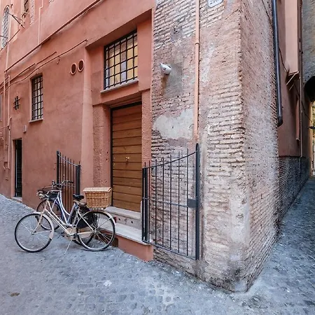 Navona With Love Charm *